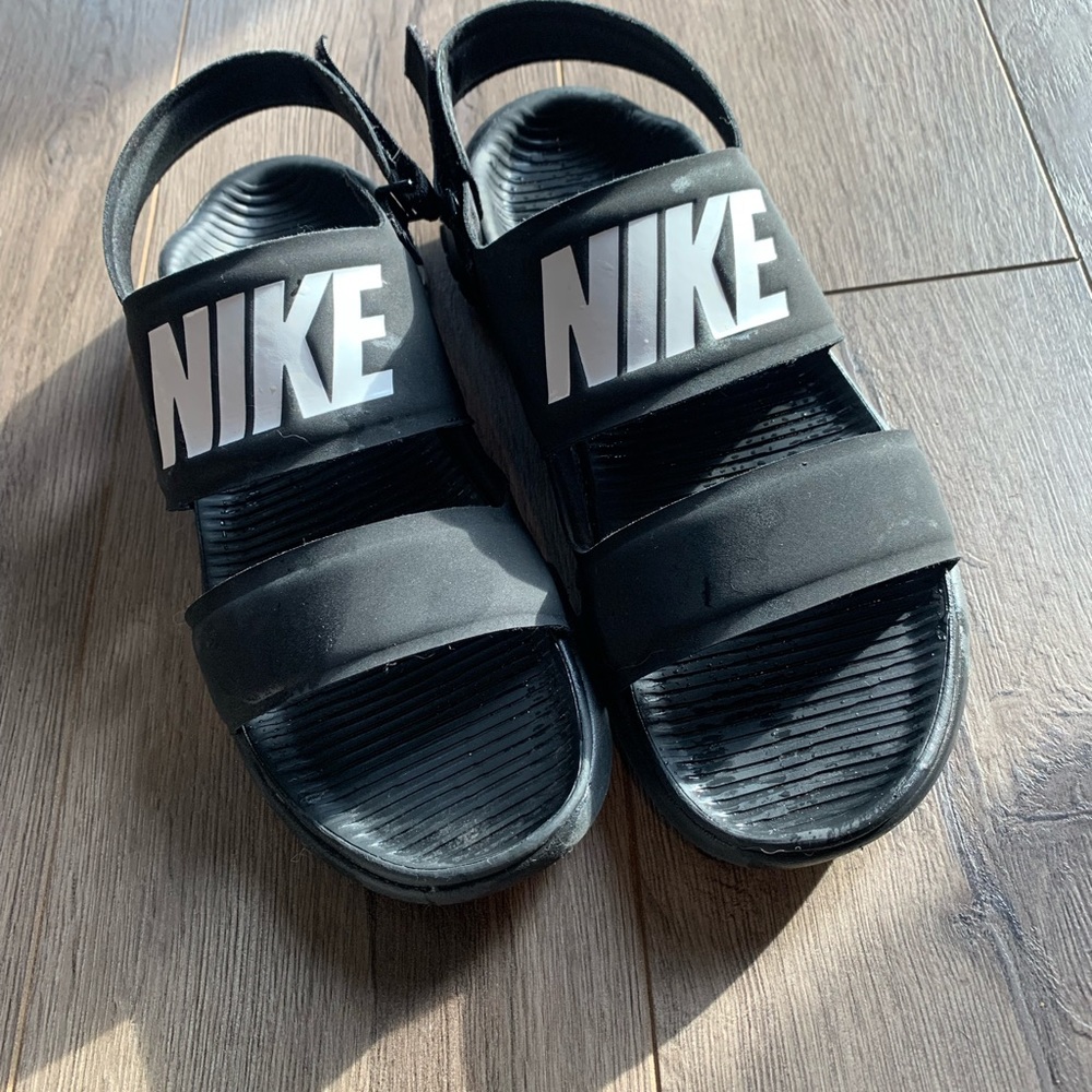 Nike Women’s Sandal NEVER WORN